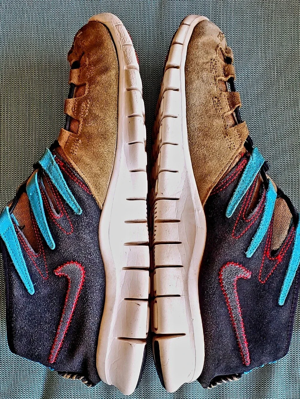 Nike N7 Men's Tan Suede Sneakers with Teal and Navy Accents Size 10